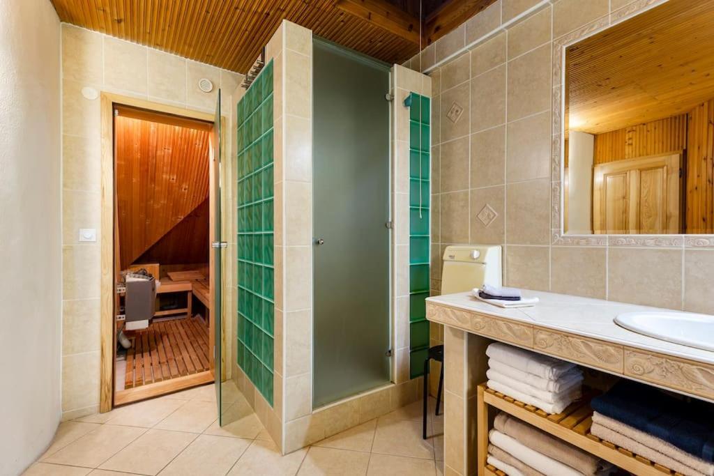 Rooftop 180M2 Loft With Private Sauna, Братислава Екстериор снимка